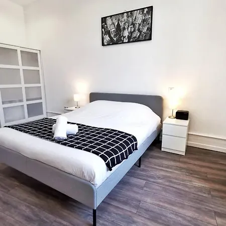 Chic, Spacieux & Lumineux Au Centre De Apartamento *